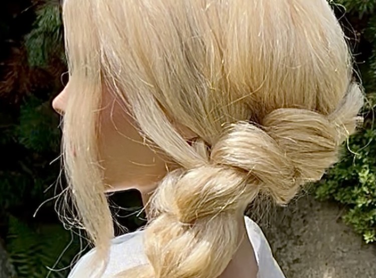 Naše figurína Louisa
