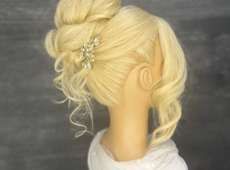 Naše figurína Louisa