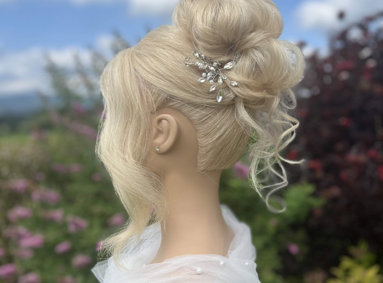 Naše figurína Louisa