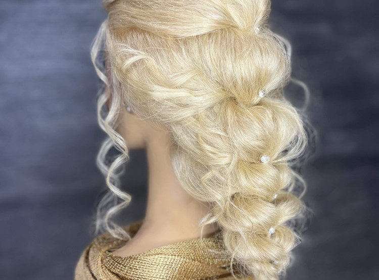 Naše figurína Louisa