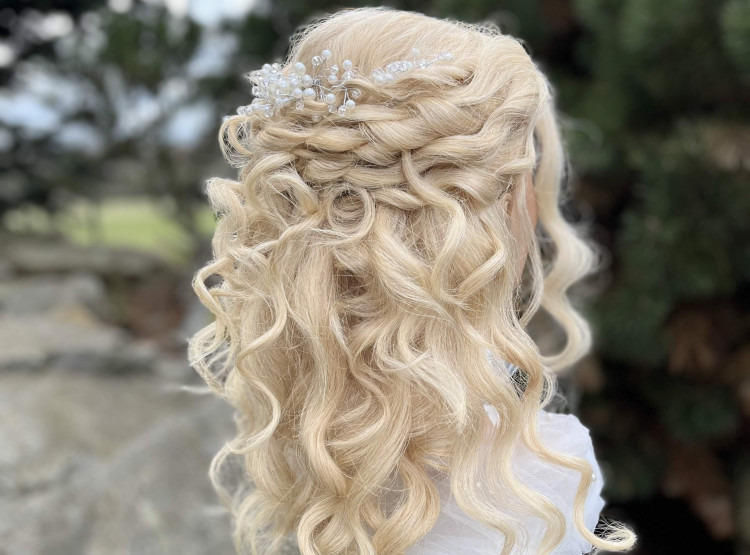 Naše figurína Louisa