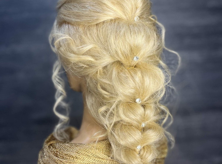 Naše figurína Louisa