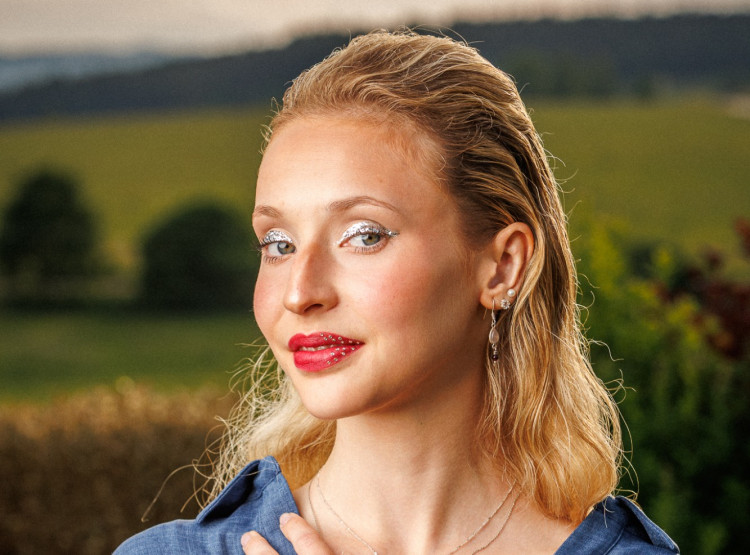 Společenské líčení