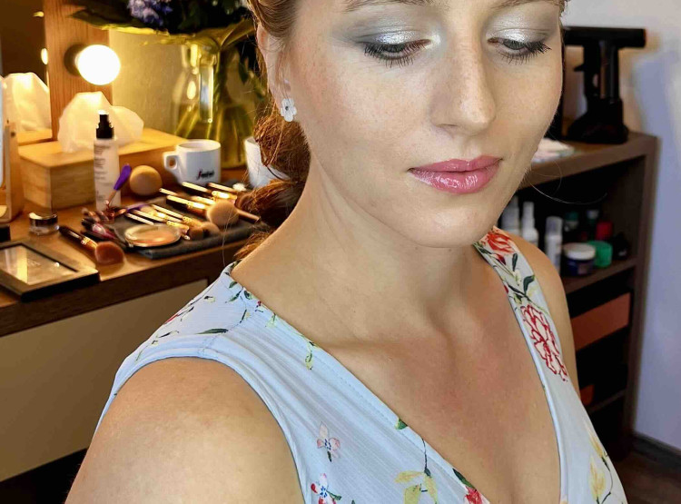 Společenské líčení